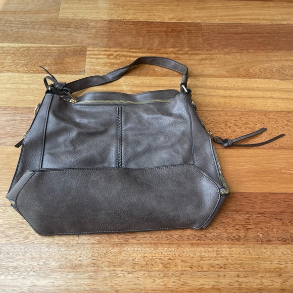 Gray Hobo Bag with Gold Hardware and Slouchy Silhouette and Lots of Pockets NWT - Picture 4 of 12